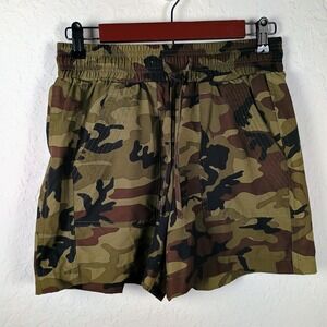 One 5 One Women's Camouflage Shorts Size Small Elastic Waist Pockets